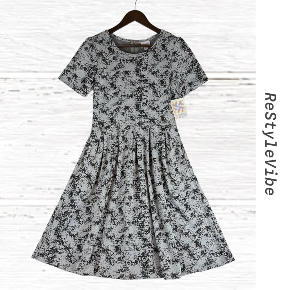 LULAROE Women’s Size M Dress Amelia Style NWT Skater Stretch Pockets NEW